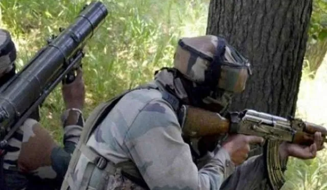 जम्मू-कश्मीर: कुलगाम में सुरक्षा बलों के साथ मुठभेड़, दो आतंकवादी ढेर