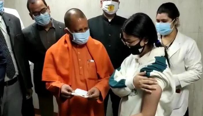 CM योगी की पहल, किशोरों को मिल रहा आज कोरोना टिका के रूप में सुरक्षा कवच
