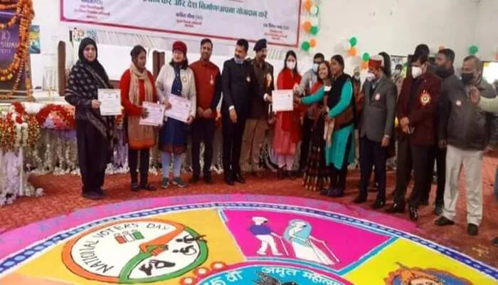 बहराइच: रंगारंग सांस्कृतिक कार्यक्रम के संग राष्ट्रीय मतदाता दिवस का हुआ शुभारंभ