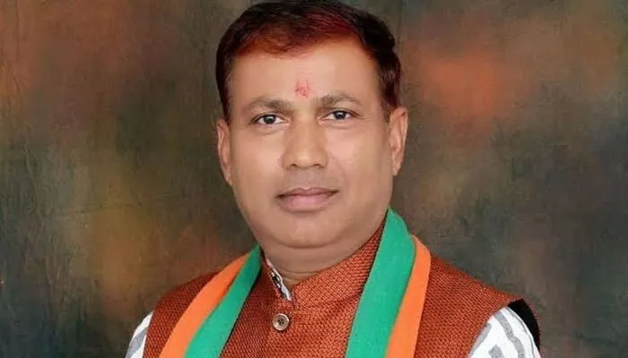 UP Election 2022: शिकोहाबाद से विधायक डॉ. मुकेश वर्मा ने BJP से दिया इस्तीफा