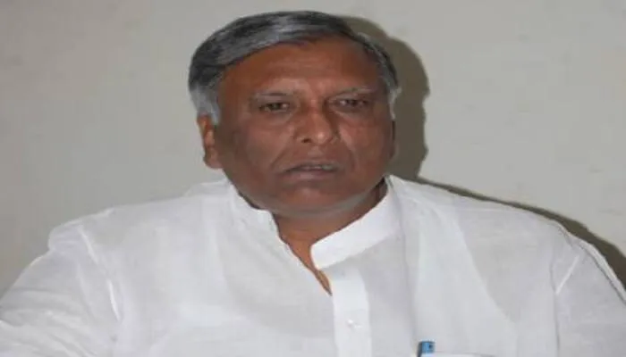 UP Election 2022:  सपा के पूर्व मंत्री शिव कुमार बेरिया ने थामा BJP का दामन…