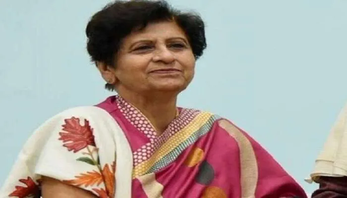 लखनऊ: महापौर संयुक्ता भाटिया ने लगवायी वैक्सीन की बूस्टर डोज