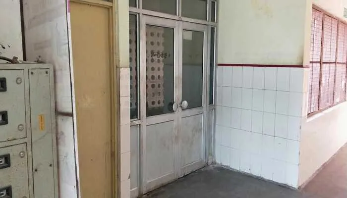 रायबरेली: सीएचसी में सिजेरियन प्रसव न होने से बेहाल हो रहीं प्रसूताएं