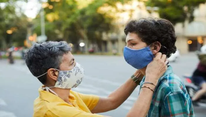 कोरोना से ही नहीं अब शोहदों से भी महिलाओं को बचायेगा ये ‘स्मार्ट मास्क’, जानें क्या है इसमें खास…