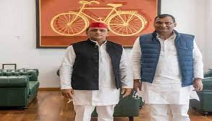 लखनऊ: बिल्सी सीट के भाजपा विधायक राधाकृष्ण शर्मा सपा में हुए शामिल