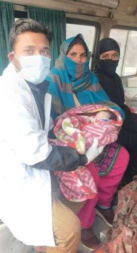 बरेली: एंबुलेंस में गूंजी किलकारी, स्टॉफ ने कराया सुरक्षित प्रसव