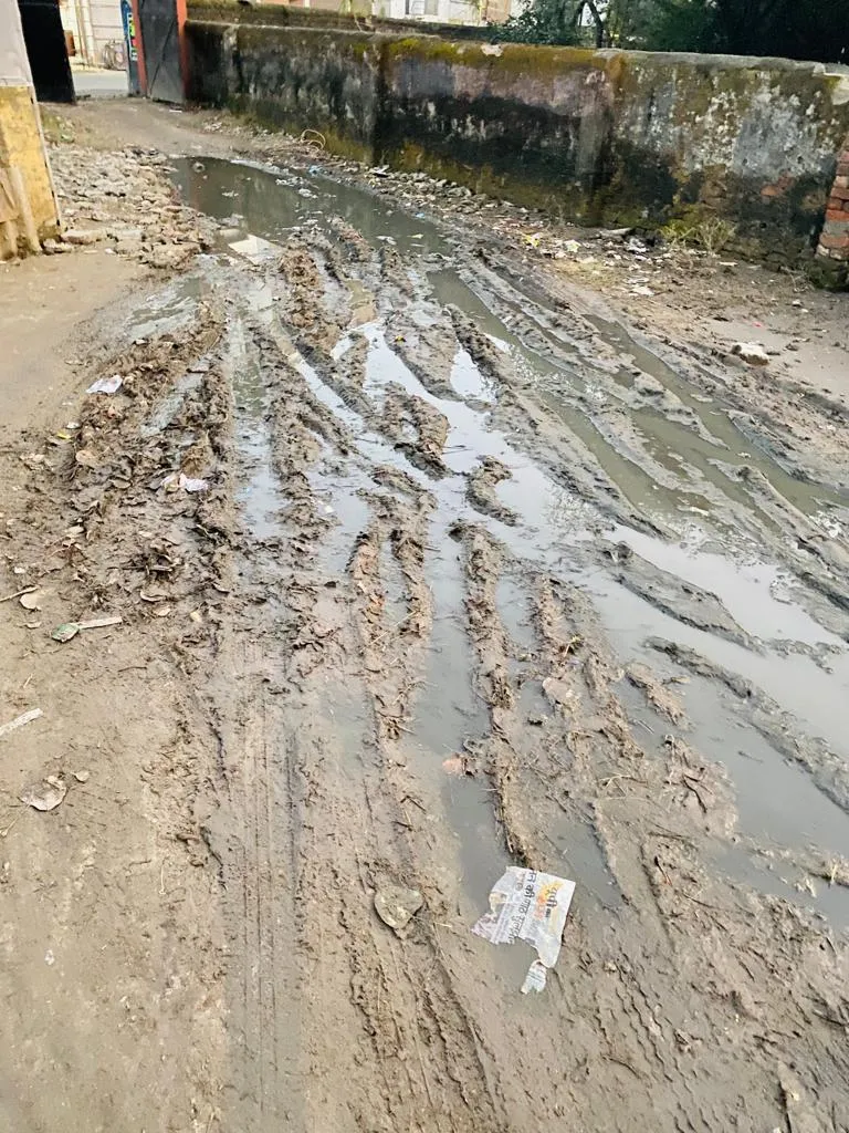 बरेली: मानसिक अस्पताल के पास जलभराव से लोग परेशान