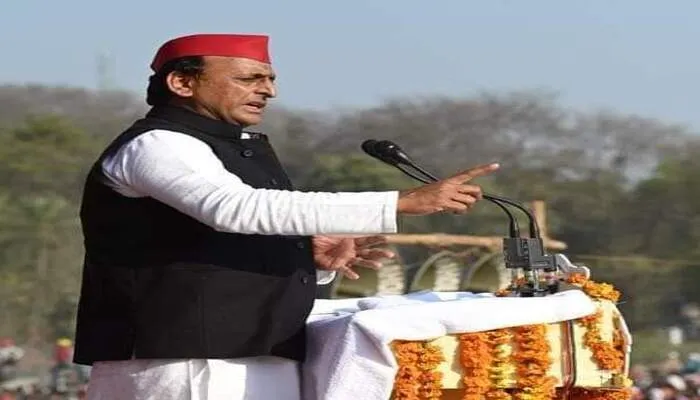 सीतापुर में अखिलेश ने विशाल जनसभा को किया संबोधित, कहा- डबल इंजन की सरकार में डबल भ्रष्टाचार हुआ