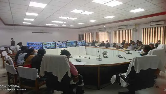 अयोध्या: इलेक्शन कंट्रोल रूम में पूरे दिन बजती रही घंटी, मतदाता सूची में नाम नहीं होने से परेशान रहे लोग