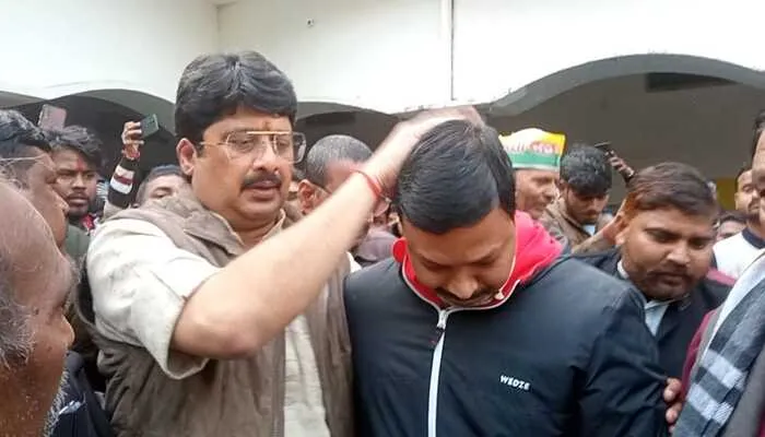 बाराबंकी: दिवंगत राजा राजीव कुमार सिंह के बेटे को मिला राजा भैया का आशीर्वाद, कही यह बात…