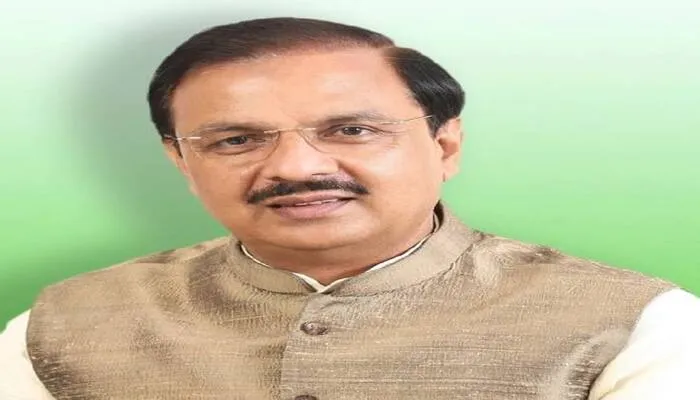 70 साल में गरीबी नहीं हटी, गरीब मिटता चला गया: डॉ. महेश शर्मा