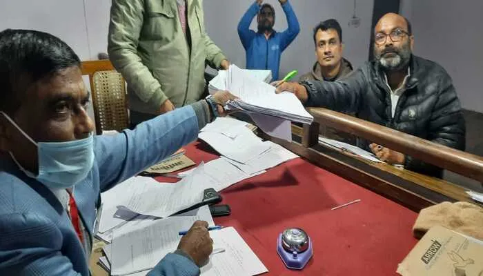 कुशीनगर: यूपी कांग्रेस के प्रदेश अध्यक्ष लल्लू सिंह ने भरा नामांकन, इन नेताओं ने भी भरे पर्चे…