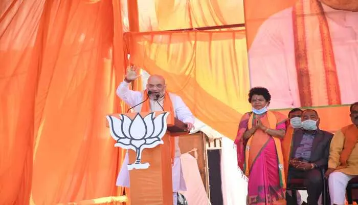 बाराबंकी में गरजे अमित शाह, कहा- सपा के राज में यूपी में होते थे दंगे, था माफियाराज, अखिलेश बाबू सैफई में सुनते थे गाना
