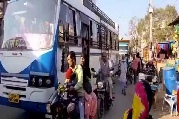 हल्द्वानी: केमू बसों के अधिग्रहण के बाद परेशान हुए यात्री