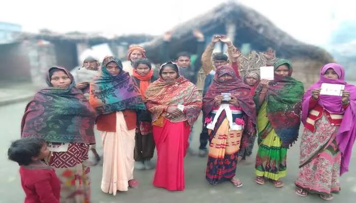बहराइच: अंगूठा लगवाकर राशन खा गया कोटेदार!, महिलाओं ने किया प्रदर्शन, भेजा पत्र