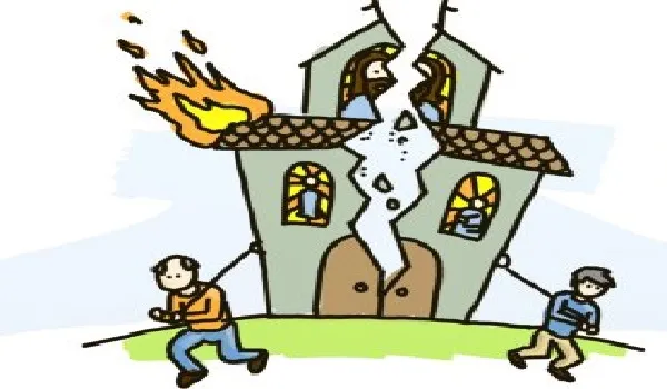 संभल : भूमि के बंटवारे को लेकर दो गुट आमने सामने, घंटों चला थाने का घेराव