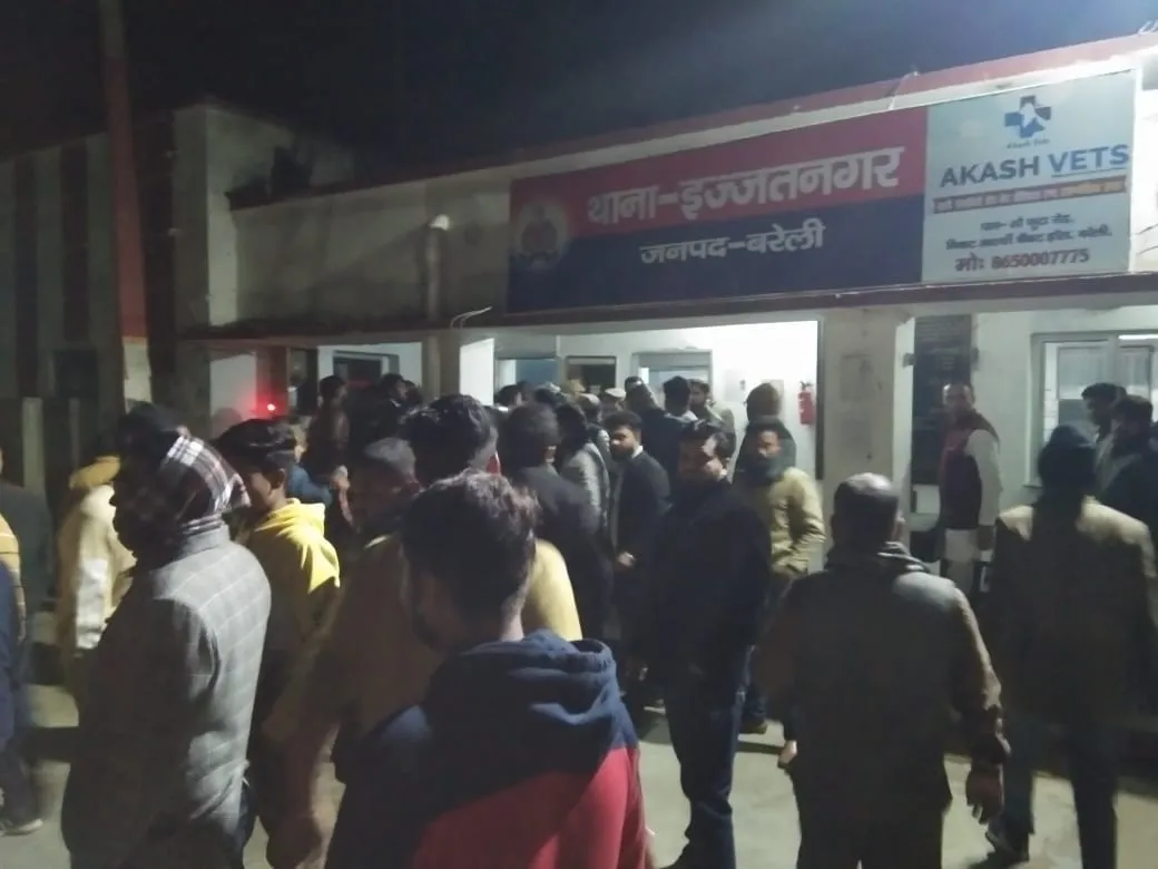 बरेली: दुकान में घुसकर लूटी 2.50 लाख की नकदी