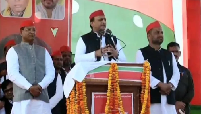 चौथे चरण के मतदान तक भाजपा के बूथों पर नाचेंगे भूत: अखिलेश यादव