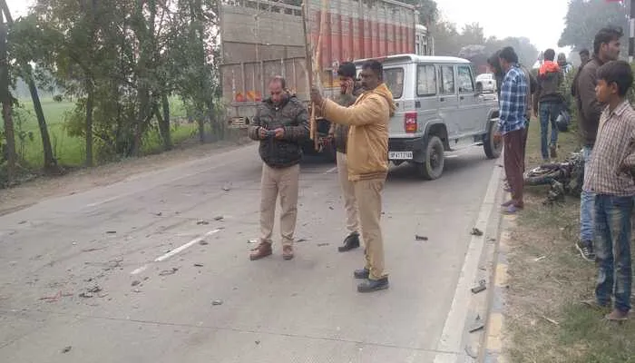 अयोध्या में बड़ा सड़क हादसा, बाइक व बोलेरो की भिड़ंत में दो लोगों की मौत, मासूम गंभीर