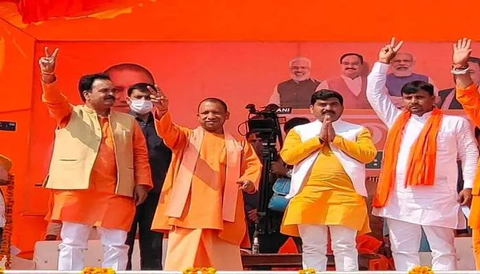 अयोध्या में सीएम योगी ने भरी हुंकार, कहा- गाय पालने वाले किसानों को प्रति माह देंगे 900 रुपए, गोभक्तों की बनाएं सरकार