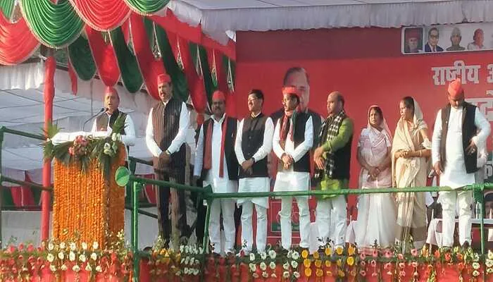 हरदोई में बीजेपी पर बरसे अखिलेश, कहा- भाजपा के राज में हर तरफ अव्यवस्था, हर वर्ग परेशान