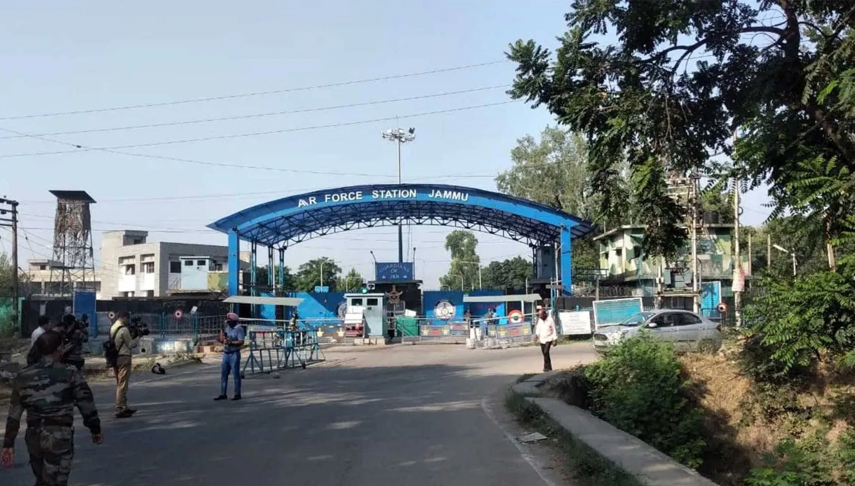 जम्मू में तकनीकी हवाई अड्डे के बाहर दो संदिग्ध गिरफ्तार