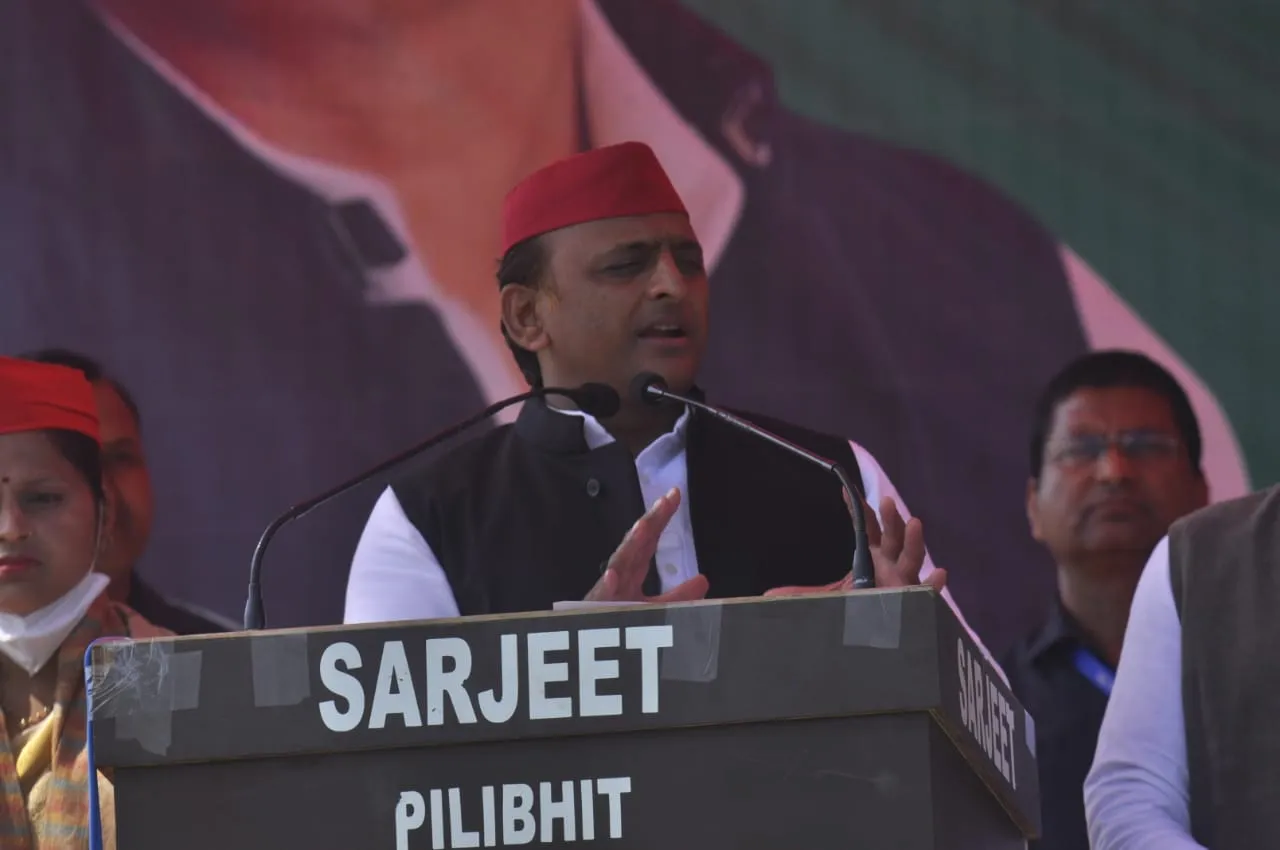 UP Election 2022: पीलीभीत में बोले अखिलेश- काका तो वापस हो गए अब बाबा भी जाएंगे…