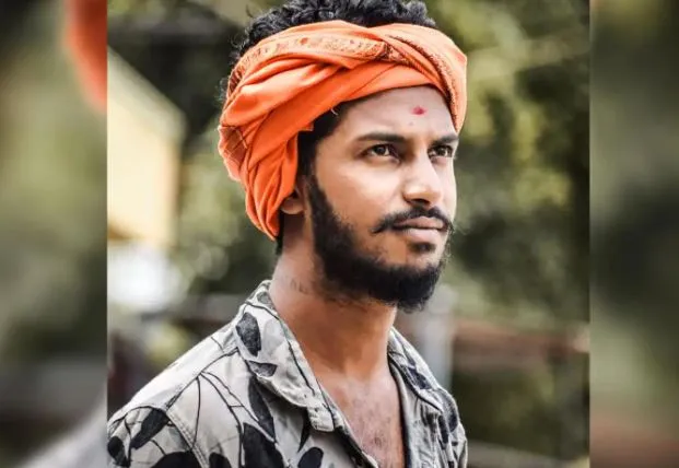 कर्नाटक: बजरंग दल के कार्यकर्ता की हत्या से शिवमोगा में हंगामा, दो गुटों में पथराव-आगजनी, पुलिस ने छोड़े आंसू गैस के गोले