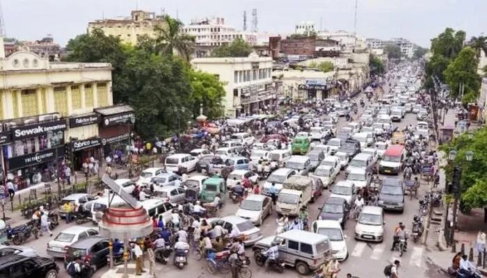 लखनऊ: ‘महाबलियों’ के जमावड़े से राजधानी का हुआ ‘चक्का जाम’, रेंगते रहे वाहन