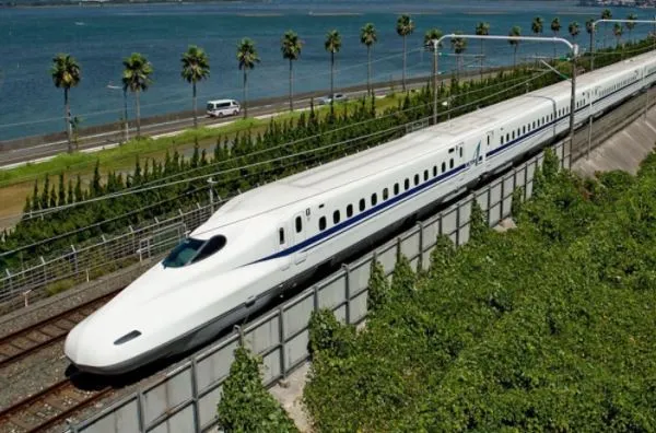 अदालत ने बुलेट ट्रेन परियोजना से प्रभावित झुग्गी बस्ती वालों के पुनर्वास संबंधी याचिका की खारिज