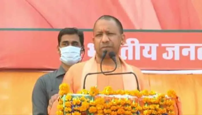 सीतापुर में सीएम योगी ने की ताबड़तोड़ जनसभाएं, कहा- 25 करोड़ जनता को सुरक्षा देने का किया काम