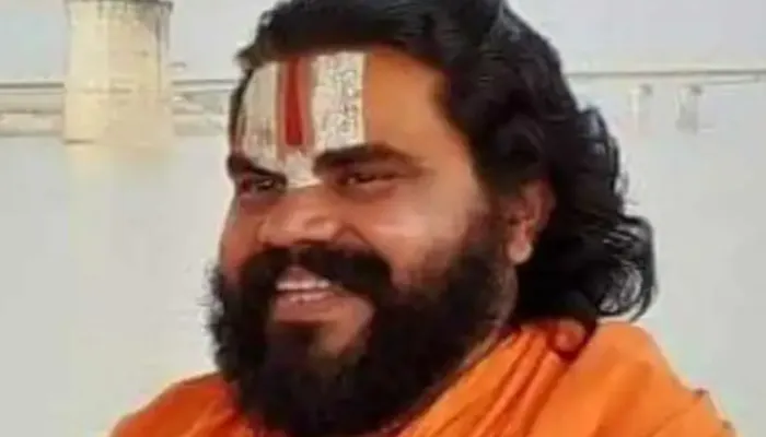 अयोध्या: डिंपल यादव के सीएम योगी पर किए गए बयान पर संतों ने जताई नाराजगी, कहा- सपा सुप्रीमो की पत्नी ने भारतीय संस्कृति पर कटाक्ष किया है