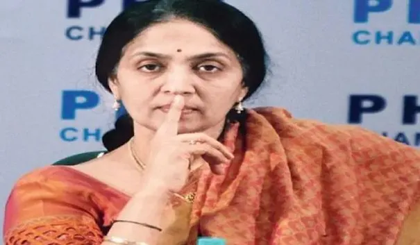 NSE Case: चित्रा रामकृष्ण की बढ़ी मुश्किलें, सीबीआई ने की पूछताछ, लुक आउट सर्कुलर’ भी जारी