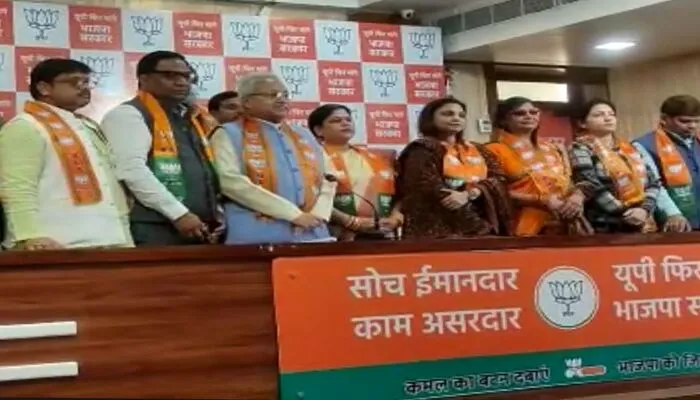 UP Election 2022: कांग्रेस को लगा एक और झटका, पोस्टर गर्ल पल्लवी सिंह ने थामा भाजपा का दामन