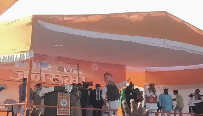 रायबरेली में गरजे अमित शाह, कहा- यूपी में अब बाहुबली नहीं, बजरंगबली हैं