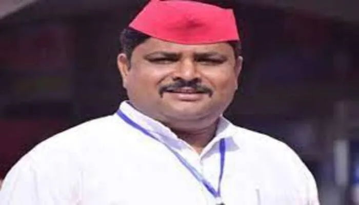 सपा कार्यकर्ताओं को चिंहित कर धमका रही है पुलिस: महेश कश्यप
