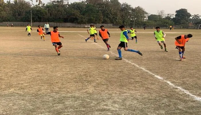 बहराइच: जिले में चल रही फुटबाल मैच प्रतियोगिता में दूसरे दिन हुए पांच रोमांचक मुकाबले