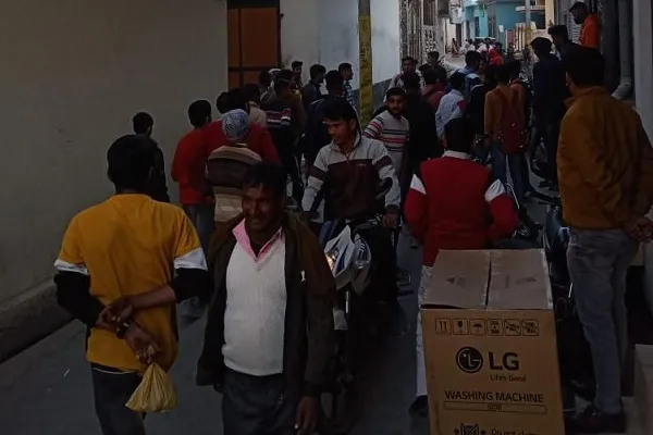 अमरोहा : छात्रों के दो गुटों में चली बेल्ट, कई घायल