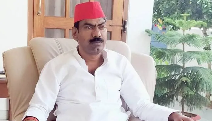 प्रतापगढ़: कुंडा में सपा प्रत्याशी गुलशन यादव की गाड़ी पर हुआ हमला