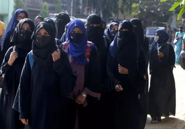 Hijab Controversy: भाजपा विधायक रघुपति भट बोले- मुझे फोन पर दी जा रही धमकी