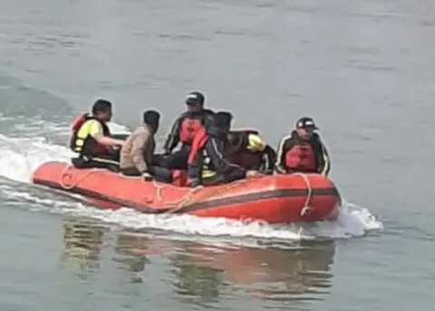 उत्तराखंड: सेल्फी लेते समय गंगनहर में बहे मेरठ, बागपत के दो युवक, तलाश में जुटे गोताखोर