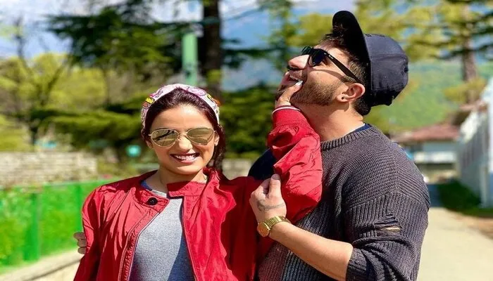 Aly Goni Photos:  31 साल के हुए बिग बॉस 14 फेम अली गोनी, गर्लफ्रेंड जैस्मिन भसीन के साथ लंदन में सेलिब्रेट कर रहे बर्थडे