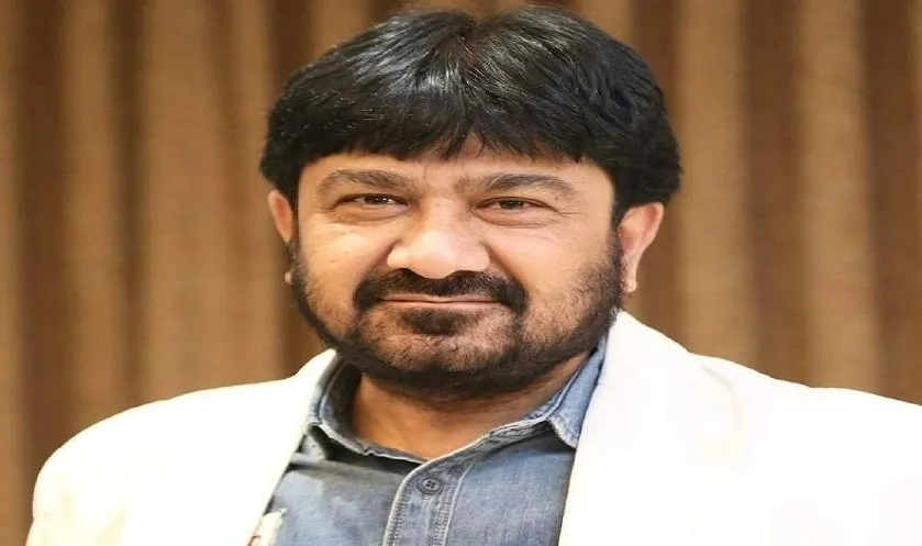 गुजरात: कांग्रेस को बड़ा झटका, पूर्व प्रवक्ता जयराज सिंह परमार भाजपा में शामिल