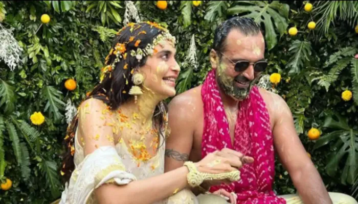 Karishma Tanna Haldi Photos: शुरू हुई एक्ट्रेस की शादी की रस्में, फोटो वायरल…