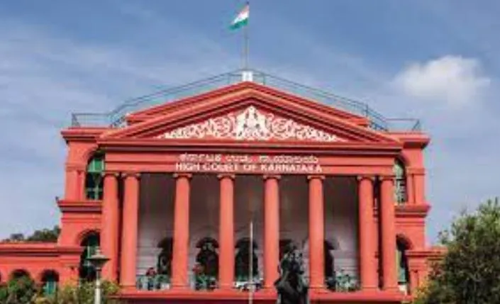 Hijab Controversy: कर्नाटक हाईकोर्ट में सुनवाई, सरकार ने कहा- कैंपस के अंदर नहीं, सिर्फ क्लास के दौरान बैन है हिजाब
