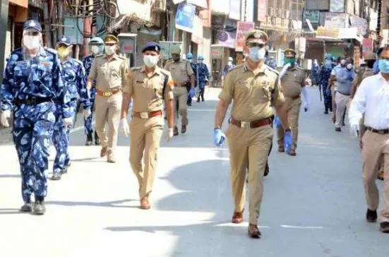 Hijab Controversy: पुलिस ने दक्षिण कन्नड़ और उडुपी जिलों में किया फ्लैग मार्च