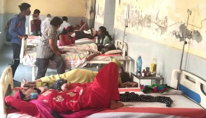 बुलंदशहर: मौसम के बदलाव से अस्पतालों में बढ़ी मरीजों की संख्या