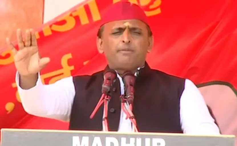 लखीमपुर-खीरी: अखिलेश ने सीएम योगी पर कसा तंज, पूछा- किसानों को कुचलने वालों पर कब चलेगा बाबा का बुलडोजर