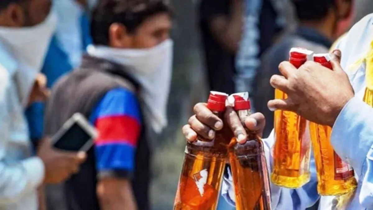 हल्द्वानी: ओवररेट का खुला खेल, शराब ठेकों से ब्लैक का धंधा