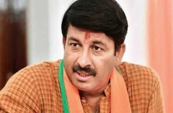 बलिया: बीजेपी नेता मनोज तिवारी ने की जनसभा, कहा- सरकार बनीं तो 60 साल से ऊपर की माताएं मुफ्त करेंगी बस में सफर
